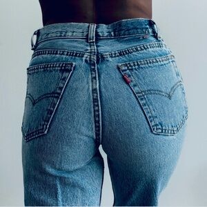 Vintage Levi's Women's 550 Tapered High Rise Jean mom Jean 90s blue